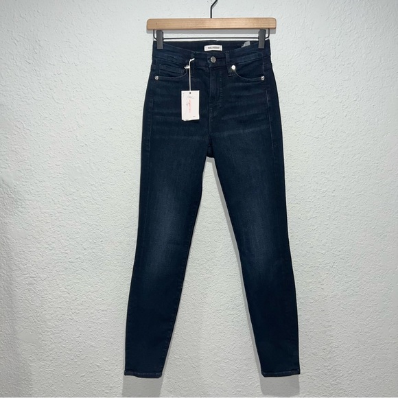 Good American Good Legs Skinny Crop Jean - Picture 4 of 8